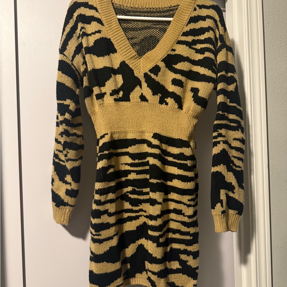 Elegant Black and Tan V-Neck Sweater Dress